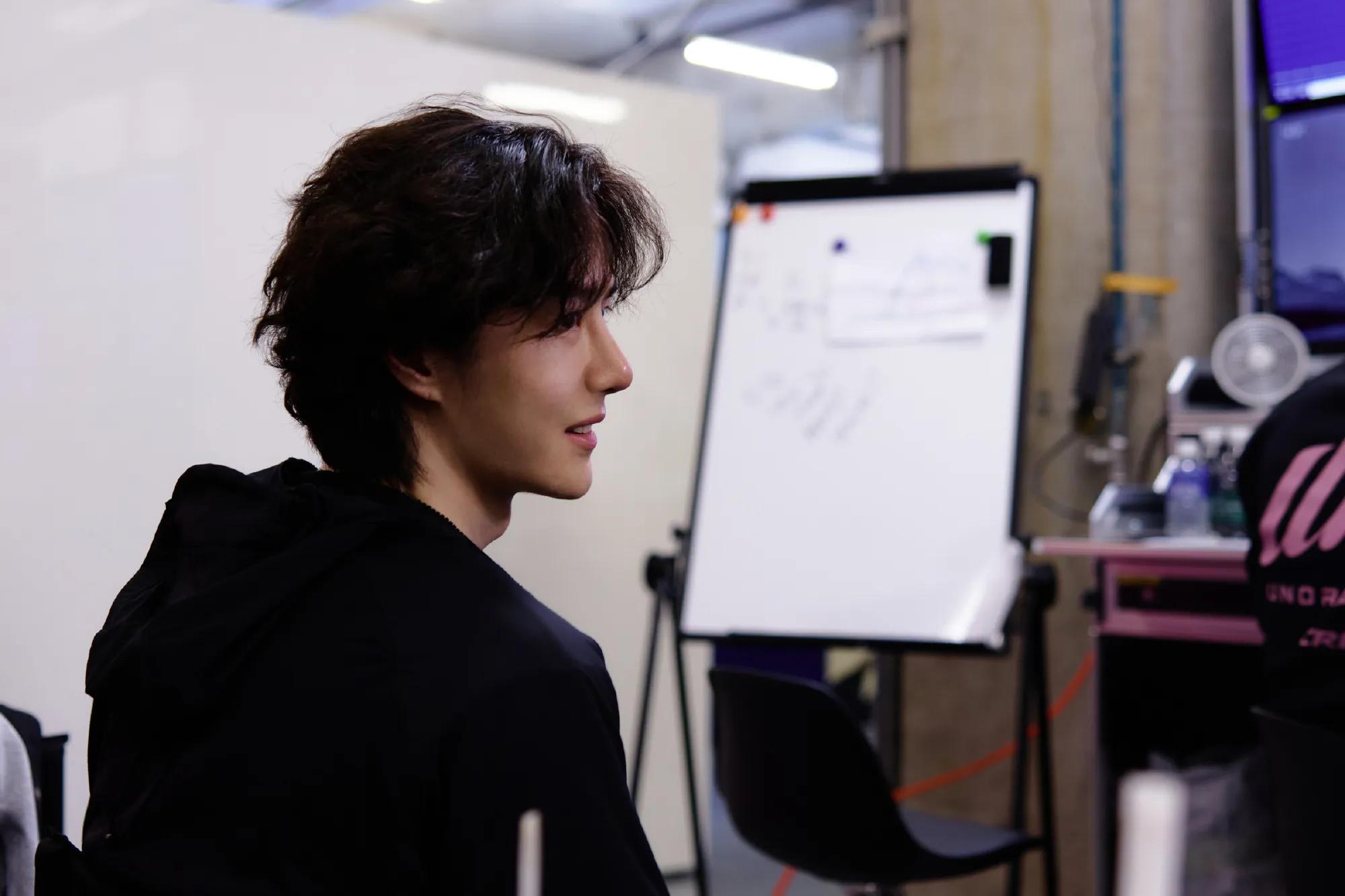 王一博赛车比赛_FIA D级执照_女明星赛车